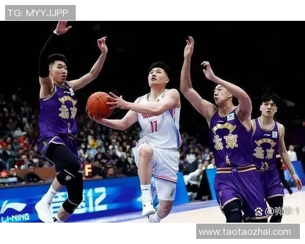 中国队篮球对决全球强队展现实力与团队精神的精彩赛事分析