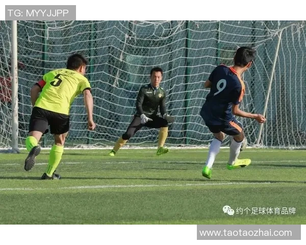 中日兰与阿贾克的巅峰对决展现足球魅力与激情的较量 中日兰与阿贾克的巅峰对决展现足球魅力与激情的较量
