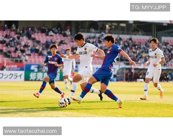 广岛三箭与墨尔本胜利的激烈对决展现足球魅力与团队精神的巅峰对抗