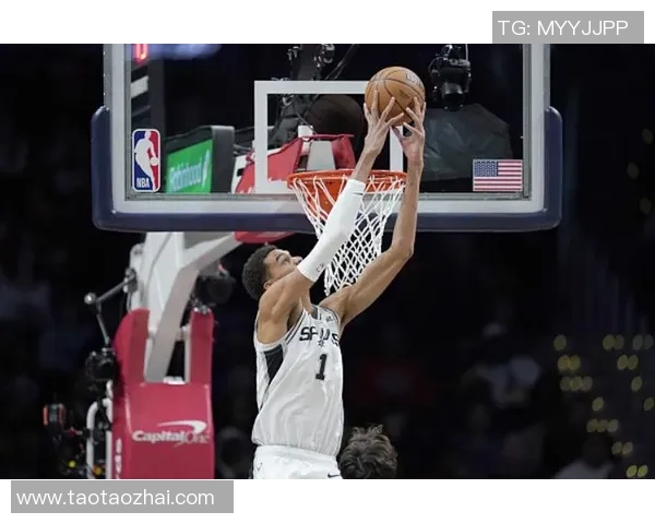 文班亚马首场比赛表现惊艳5次盖帽加上隔扣字母哥引发热烈讨论 文班亚马首场比赛表现惊艳5次盖帽加上隔扣字母哥引发热烈讨论